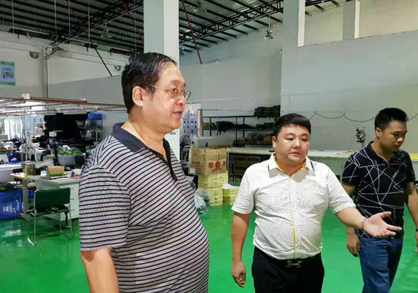 热烈欢迎海南省公安厅李力副巡视员和柬埔寨国际航空赵伟董事长莅临k8.com科技集团考察指导工作
